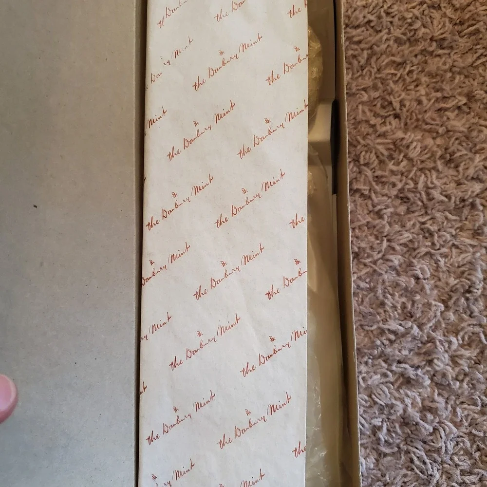 Danbury Mint good missing
